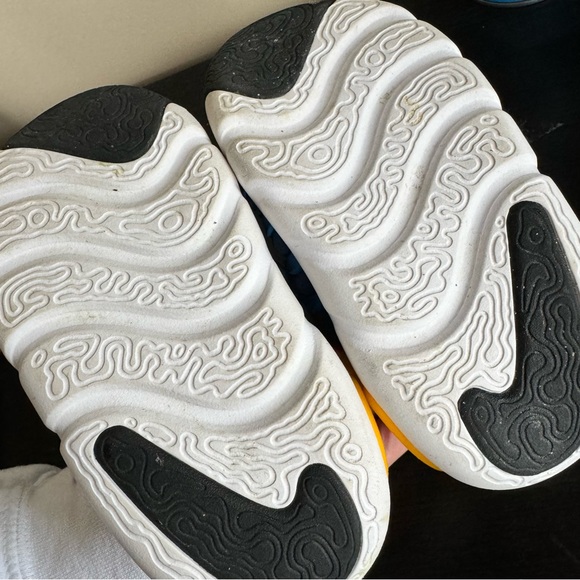 NIKE Toddler Dynamo Go Sneakers - Picture 5 of 5